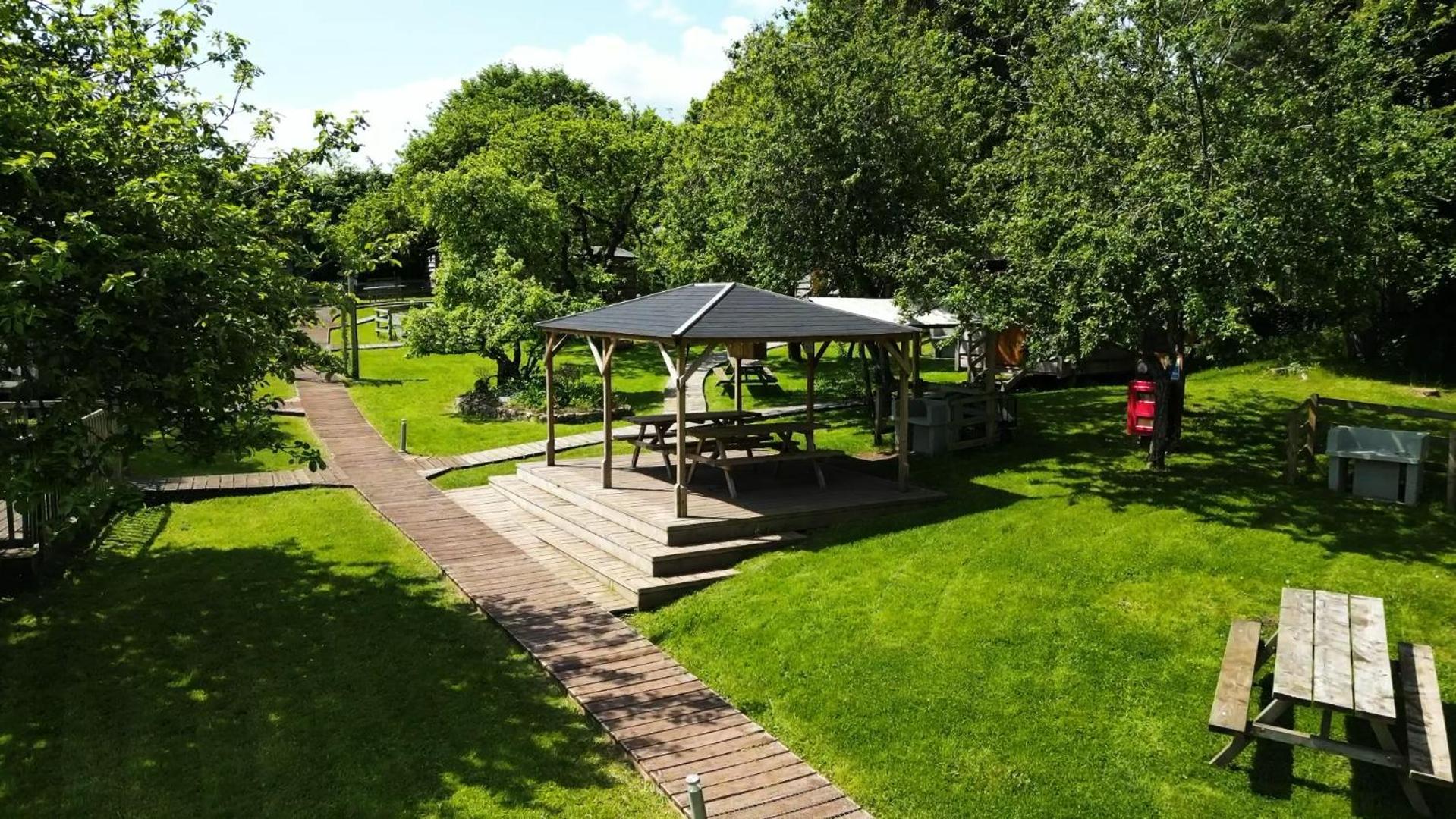 Campeggio Orchard Hideaways